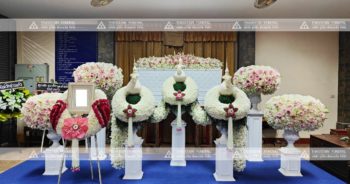 ดอกไม้งานศพทรงมาลัยสีขาว รับจัดงานศพกรุงเทพ ดอกไม้งานศพวัดดัง ดอกไม้หน้าศพสีขาว บริการครบวงจรงานศพ